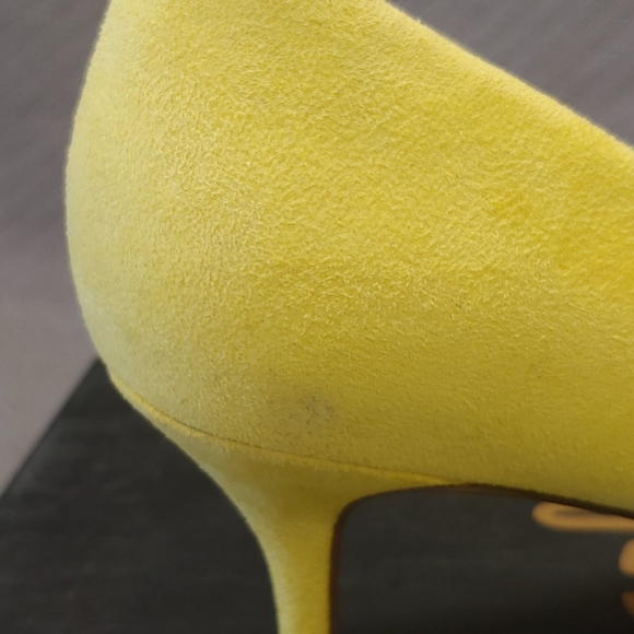 Charles David Angelica  Pump Light Yellow -8 - Picture 10 of 13